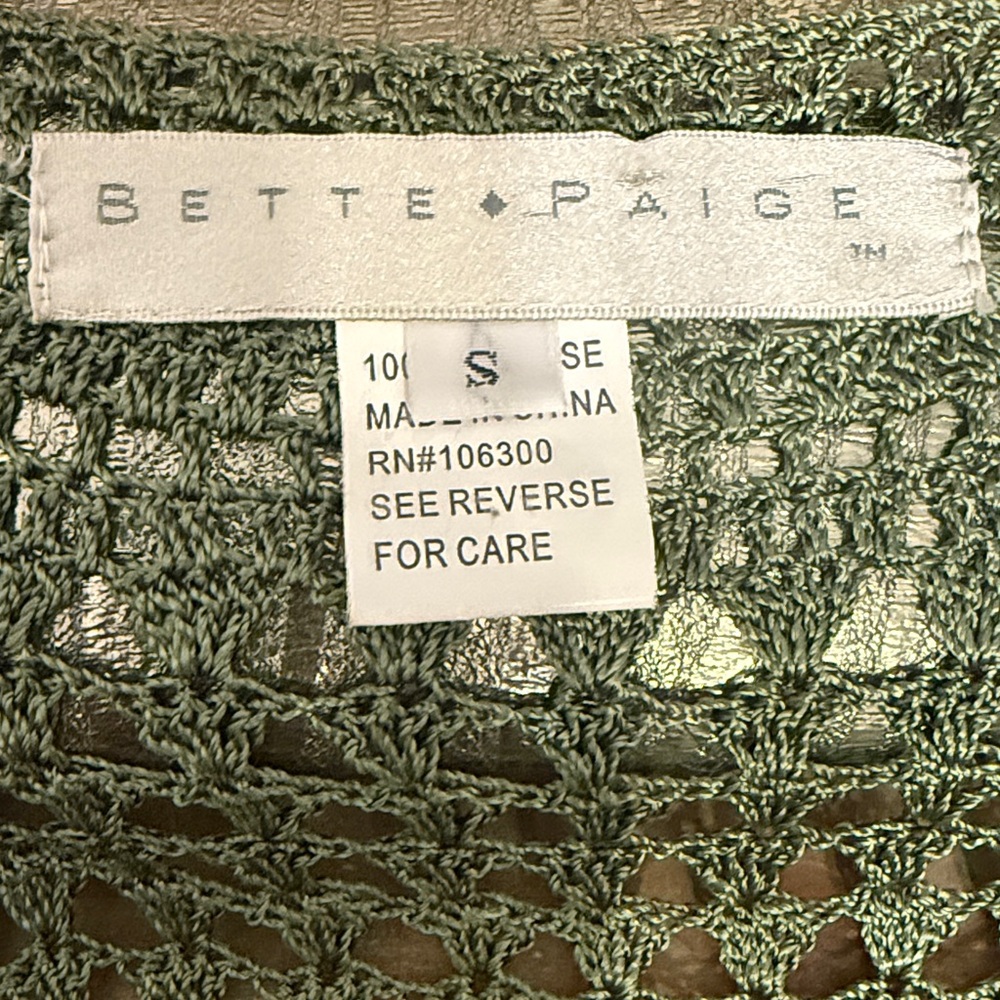 BETTE PAIGE Elegant Olive Crochet Knit Top - Picture 9 of 12